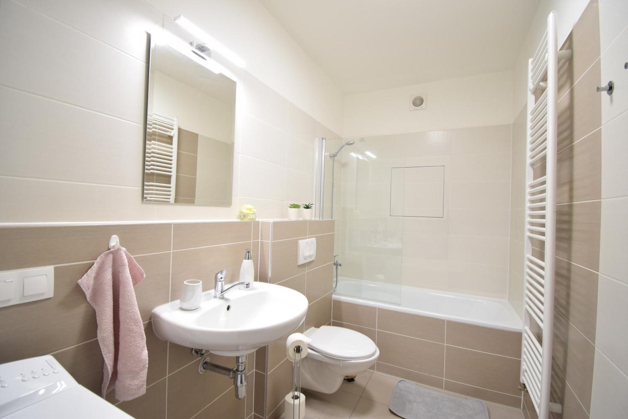Apartman Zlatovska 22B Trenčín Buitenkant foto