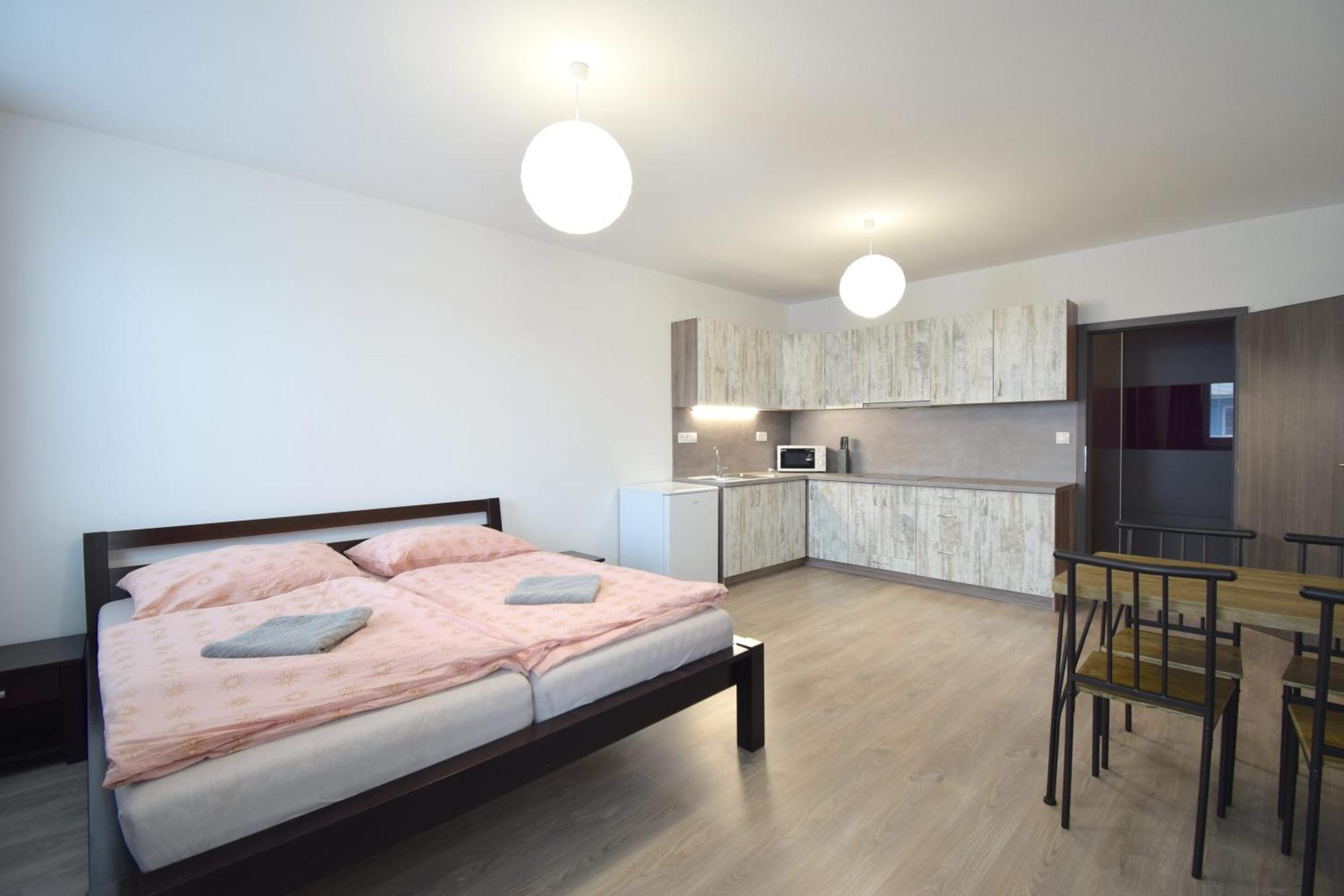 Apartman Zlatovska 22B Trenčín Buitenkant foto