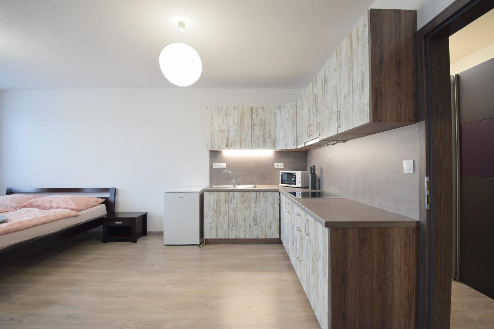 Apartman Zlatovska 22B Trenčín Buitenkant foto