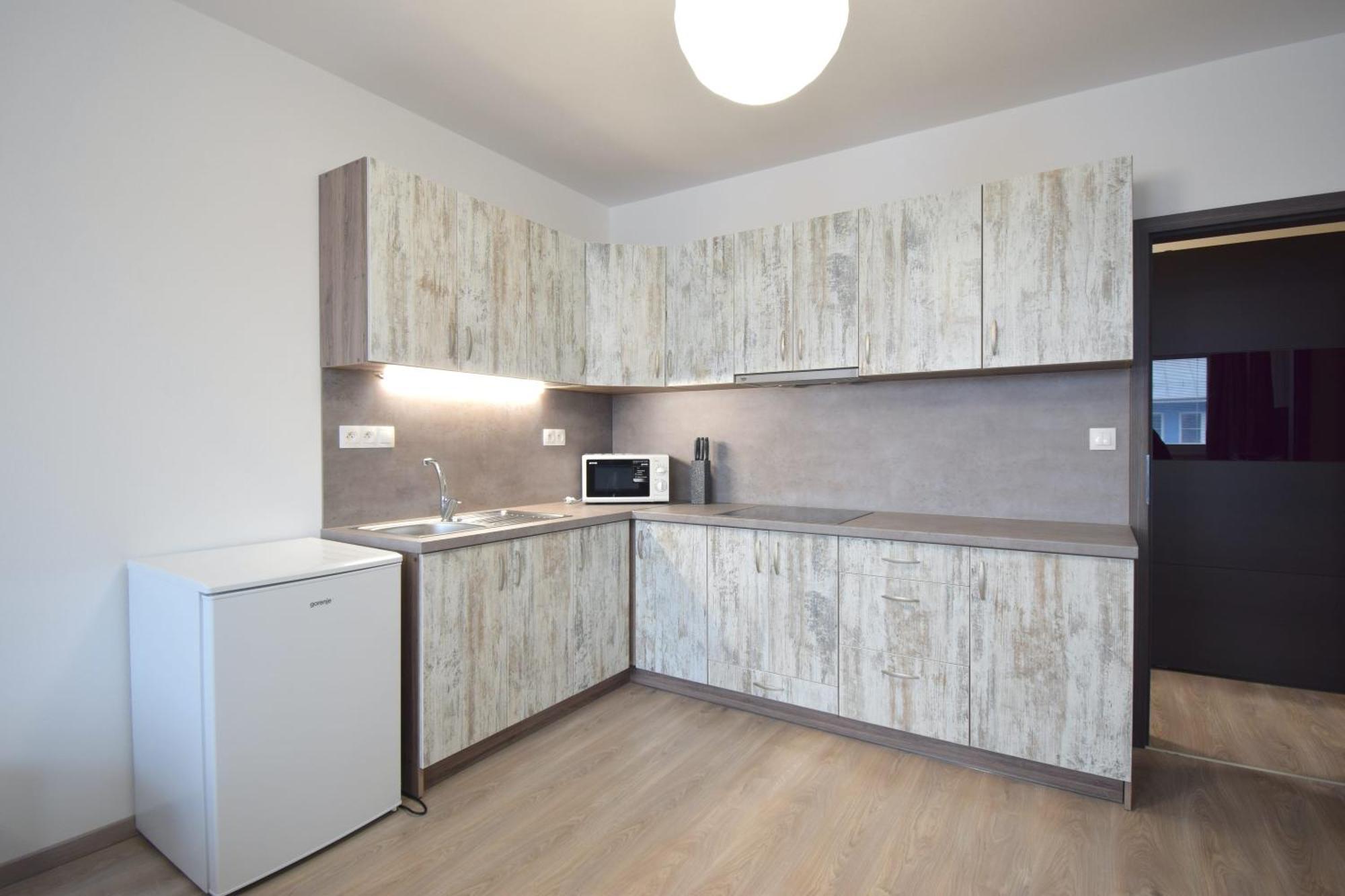 Apartman Zlatovska 22B Trenčín Buitenkant foto